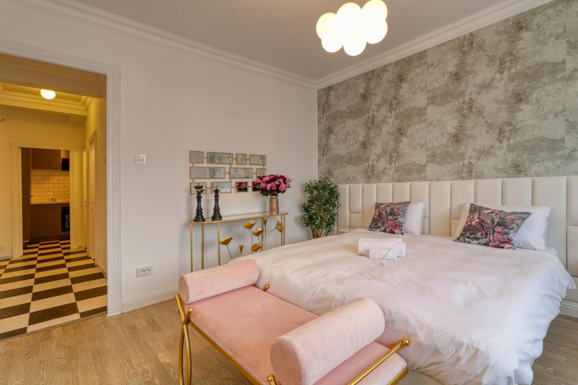 Neo-Classic Design Near Downtown بوخارست المظهر الخارجي الصورة