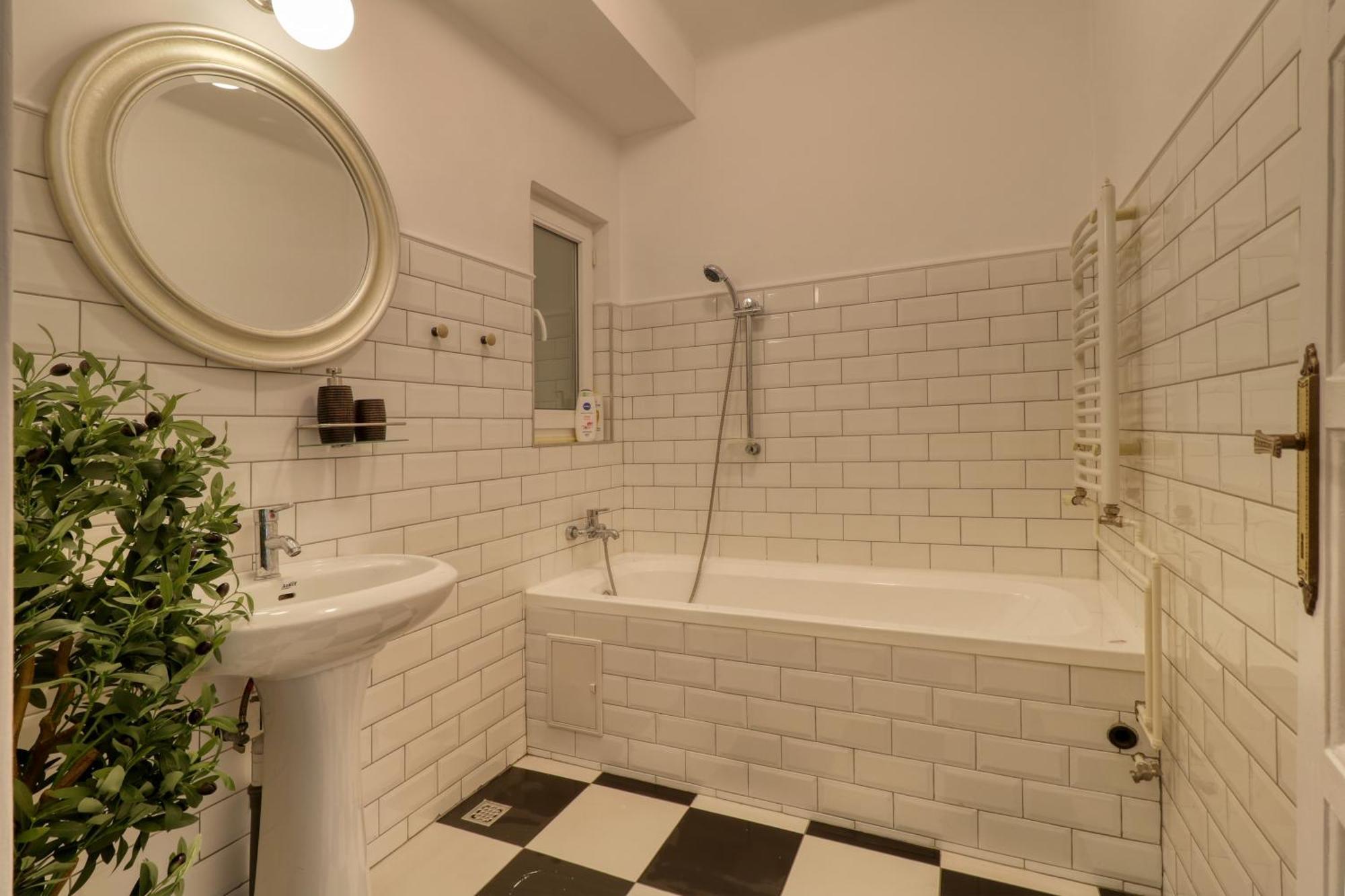 Neo-Classic Design Near Downtown بوخارست المظهر الخارجي الصورة